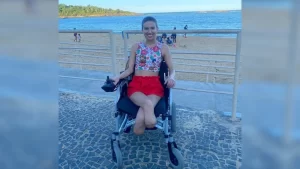 Jovem descobre câncer durante processo de estágio e amputa as pernas cancer-bianca-andrade