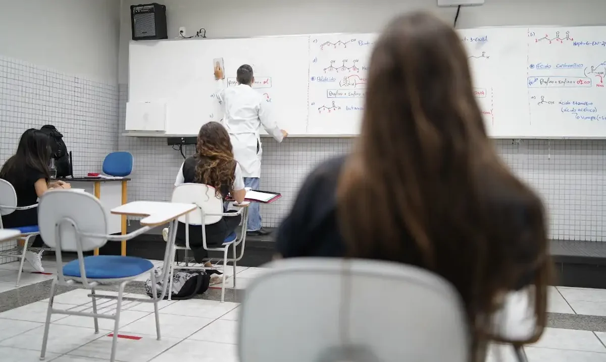 Nova Lei Garante Licença Acadêmica para Pais e Mães