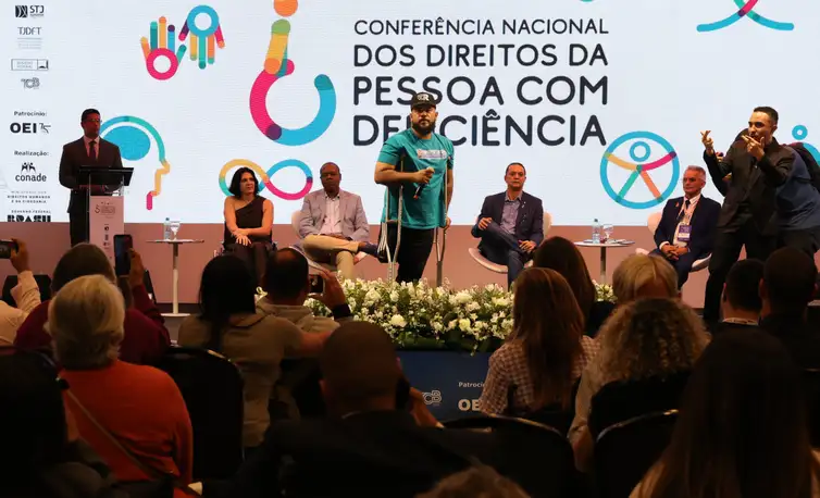 Conferência solicita mais recursos para direitos de pessoas com deficiência