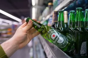 Nova unidade da Heineken no Brasil foca em sustentabilidade e inovação bebida heininien