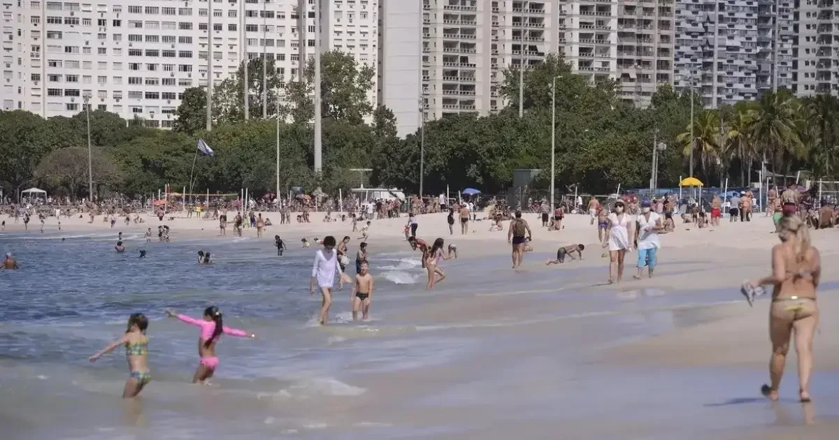 praia impropria para banho