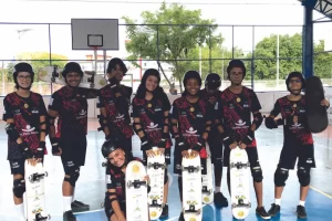 Ex-catador de latinhas vira referência no skate em Lauro de Freitas: ‘esperança de mundo melhor’ skateee