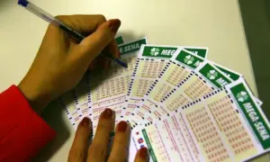 'Veio um pouco tarde', reclama idoso de 84 anos que ganhou R$ 4,3 milhões na Quina de São João mega-sena2 (1)