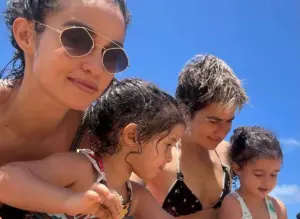 Nanda Costa revela por que as filhas não têm pai biológico nanda-costa (1)