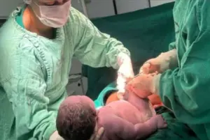 Bebê Gigante: Criança Nasce com 6,2 kg e Bate Recorde em Hospital Mineiro bebe