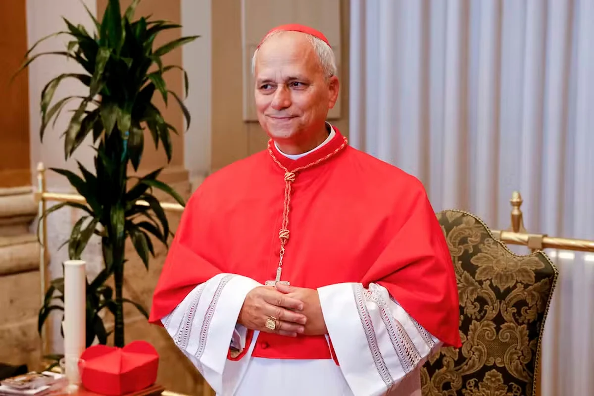 NOVO PAPA Robert Francis Prevost f
