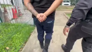 Monitor é preso ao tentar entrar em presídio de Salvador com celulares e relógios escondidos na bota whatsapp-image-2025-05-07-at-11.20.28