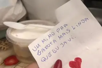 Adolescente morre após comer bolo de pote enviado com bilhete misterioso em SP