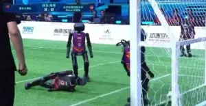 Humanoides jogando futebol? Veja o vídeo que está chocando quem assiste robo-1